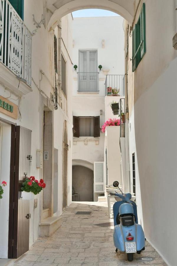 Casetta Del Vicolo Orologio Cisternino Exterior foto